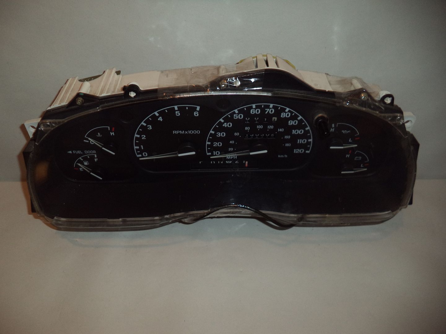 9900 Ford Ranger Mountaineer 130k Instrument Cluster Speedometer 1999