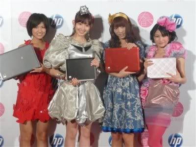 AKB48, laptops da Hewlett Packard Japan