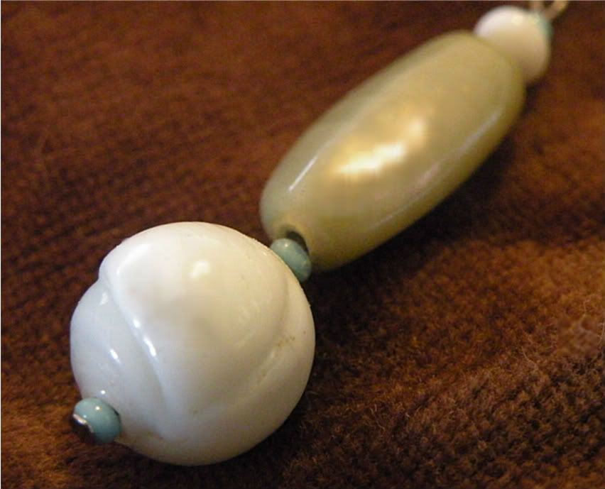 Jade/white beaded stitch marker/ zipper pull