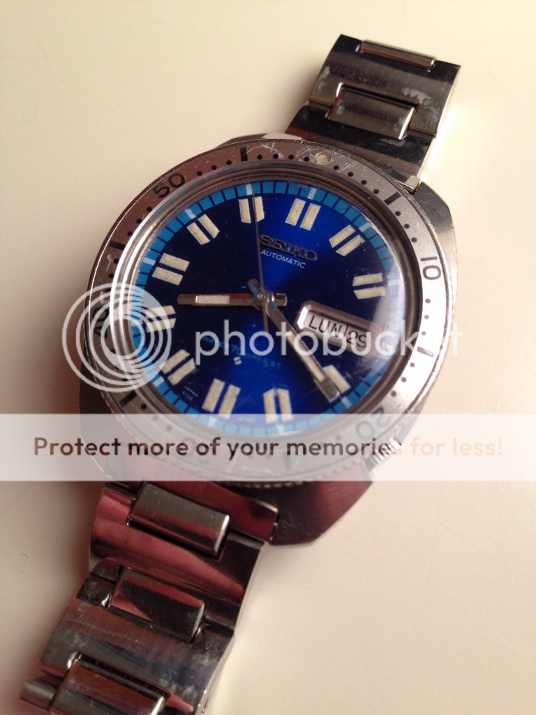 SOLD: Seiko 6106-8589 Blue Chevron Diver (Jan 1971) | The Watch Site