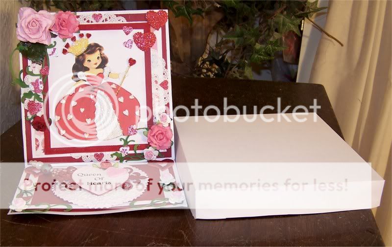 Vintage  Retro Queen of Hearts Easel Card with Box  